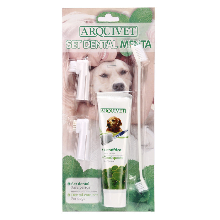 Anwendung des Zahnpflege-Sets bei einem Hund